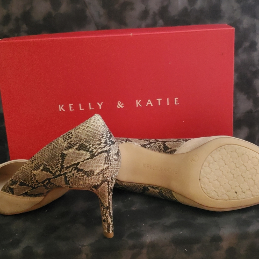 Preloved Kelly+Katie shoes